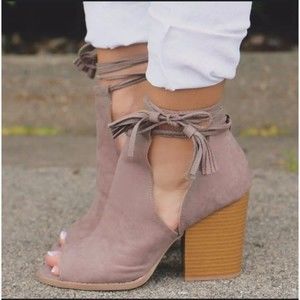 Altar'd State Booties Size 7 Open Peep Toe Beige 3.5" Block Heel Tie Up Tassel